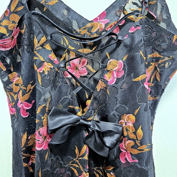Victoria's Secret Vintage Floral Slip - Picture 2 of 3